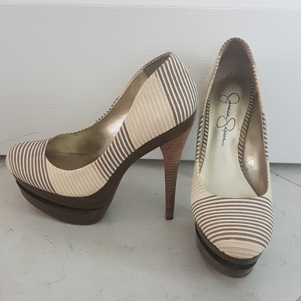 Jessica Simpspon heels